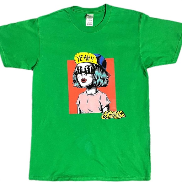 GILDAN- Stay classy cool girl graphic green T-shirt for men’s & women’s - Picture 1 of 5